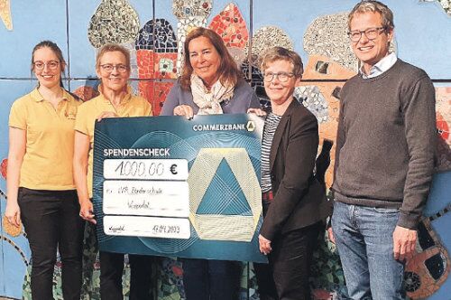 Physiotherapie Keller Uhlemeyer Spende für die LVR-Förderschule Wuppertal