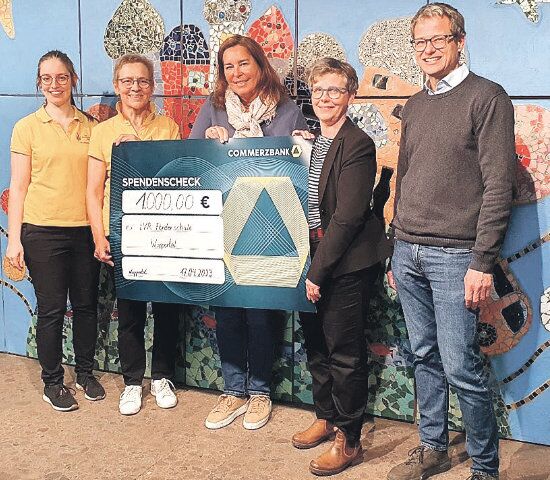Physiotherapie Keller Uhlemeyer Spende für die LVR-Förderschule Wuppertal
